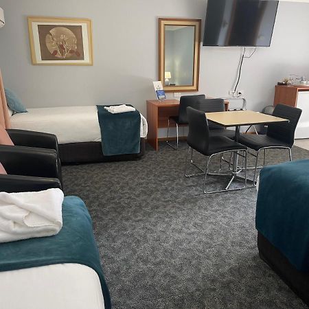 Town & Country Motor Inn Forbes Εξωτερικό φωτογραφία