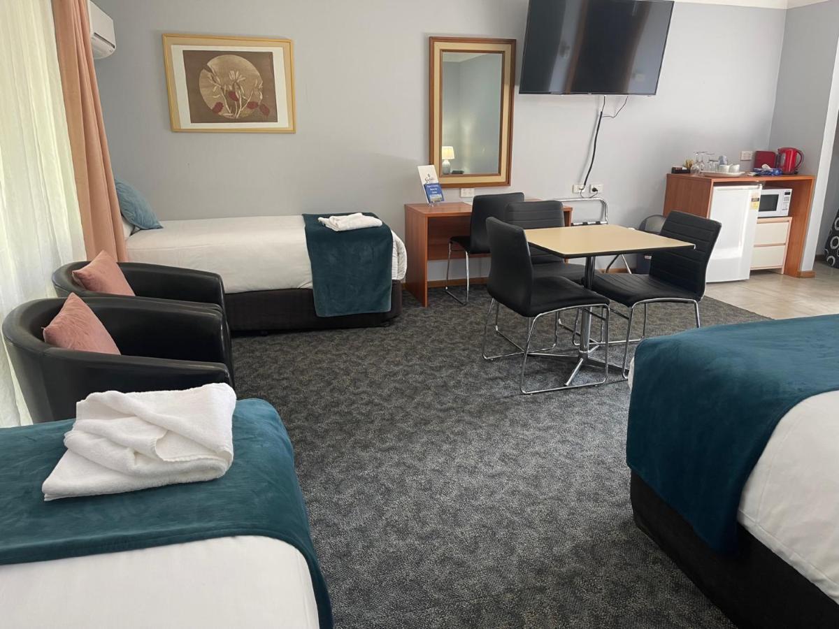 Town & Country Motor Inn Forbes Εξωτερικό φωτογραφία