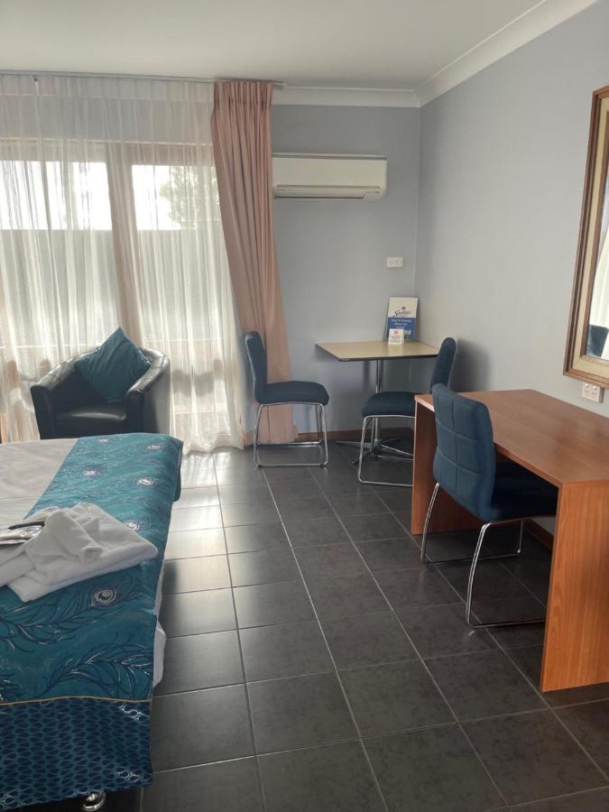 Town & Country Motor Inn Forbes Εξωτερικό φωτογραφία