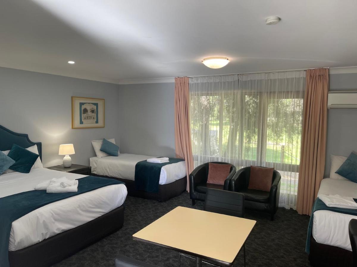 Town & Country Motor Inn Forbes Εξωτερικό φωτογραφία