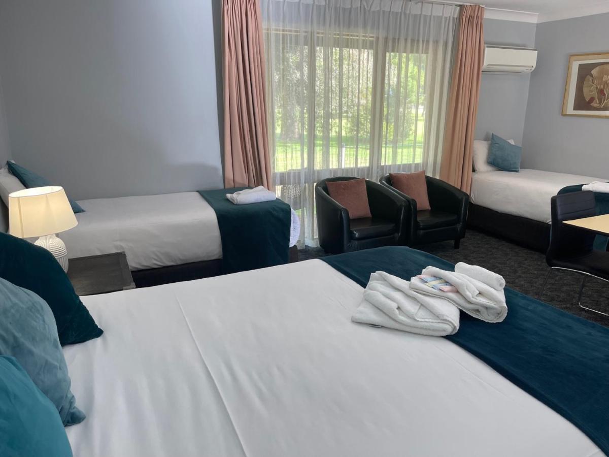 Town & Country Motor Inn Forbes Εξωτερικό φωτογραφία