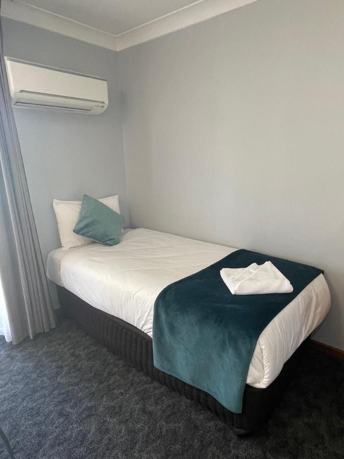 Town & Country Motor Inn Forbes Εξωτερικό φωτογραφία