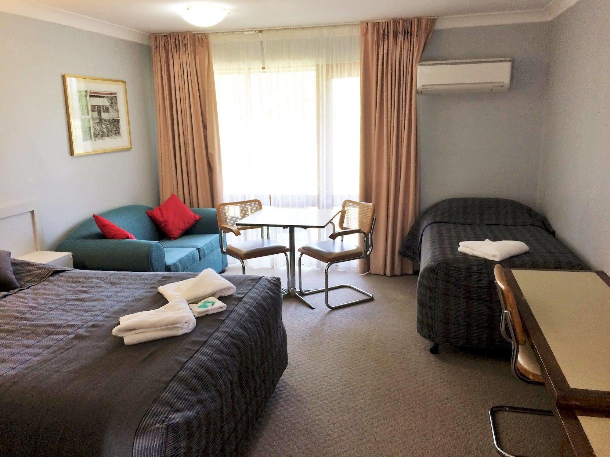 Town & Country Motor Inn Forbes Εξωτερικό φωτογραφία