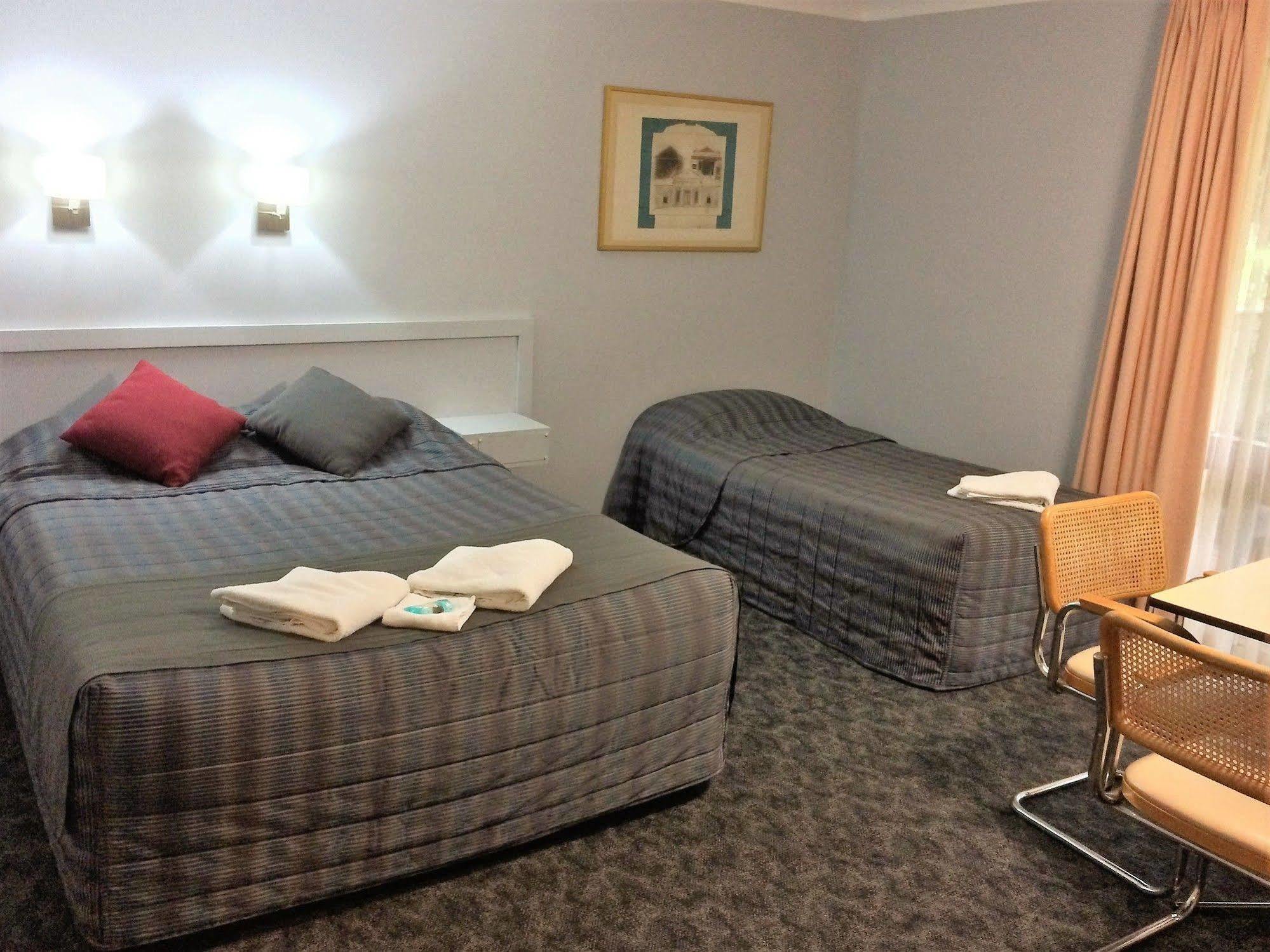 Town & Country Motor Inn Forbes Εξωτερικό φωτογραφία