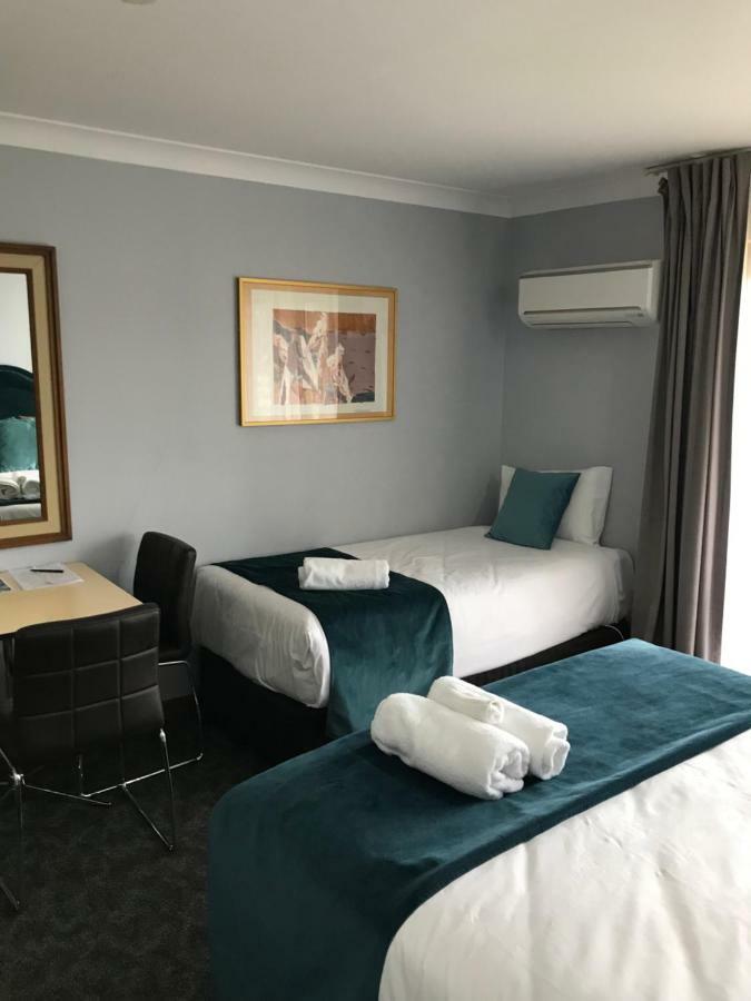 Town & Country Motor Inn Forbes Εξωτερικό φωτογραφία